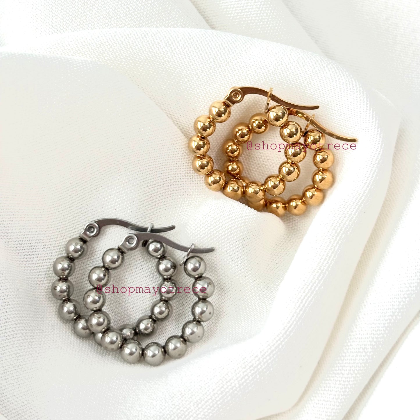 Rocío Earrings | Pantallas de argollas con bolitas