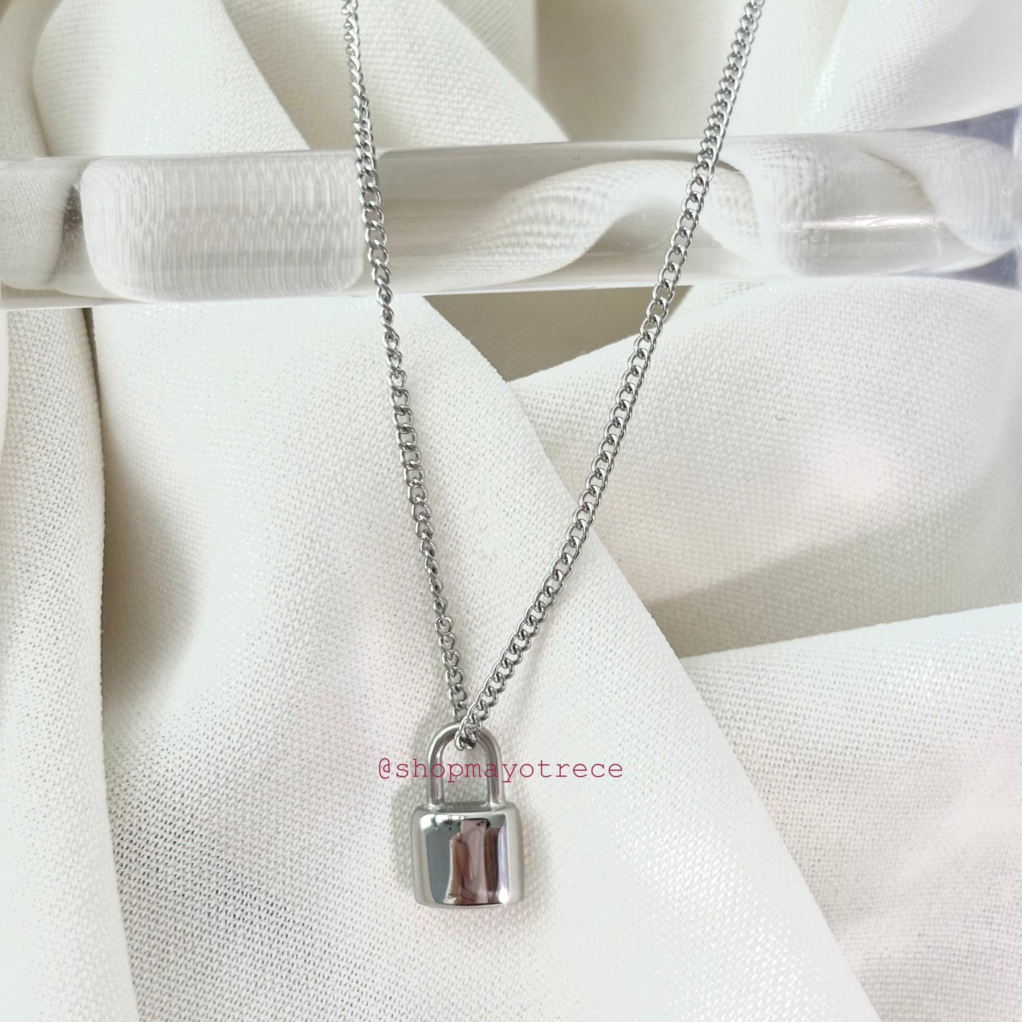 Candado Necklace | Collar con charm de candado